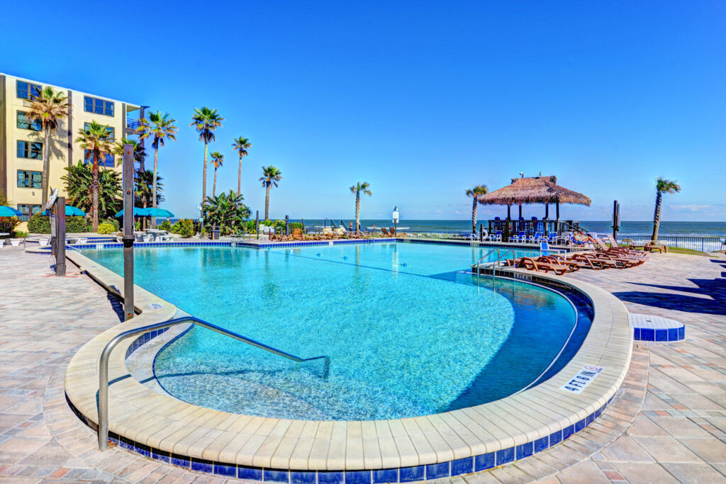Hawaiian Inn Resort 1 Bedroom Oceanfront Vacation Condo Rental 124