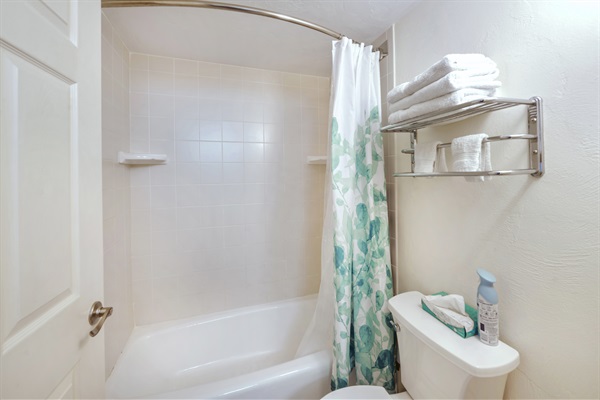 c9f424c29dfe48d0bd31783e22cad8bd-Medium