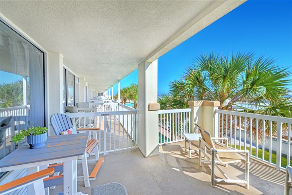 dea157338183408999602f78c02ef8d7-Medium