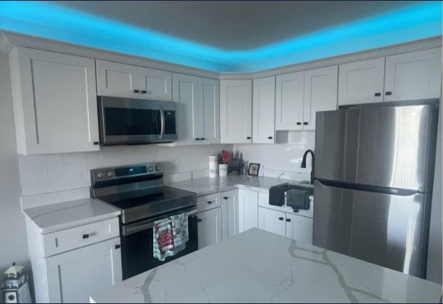 Clean-and-refreshed-kitchen-layout
