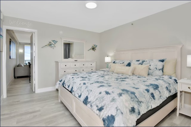 Clean coastal finishes throughout the bedroom