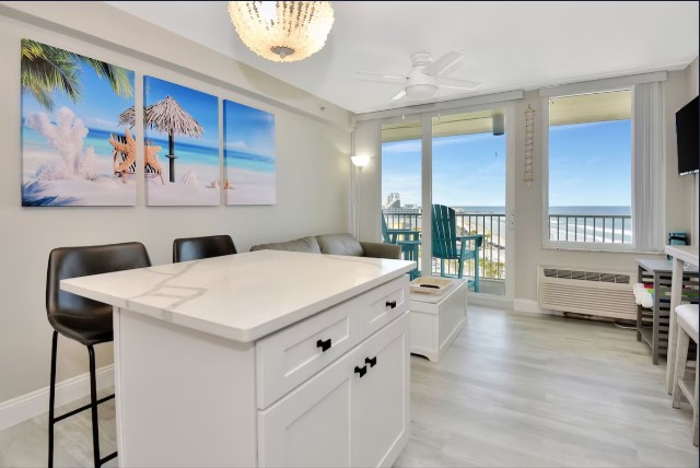 Fully-equipped-kitchen-for-easy-vacation-meals-Eat-in-kitchen-with-bar-seating
