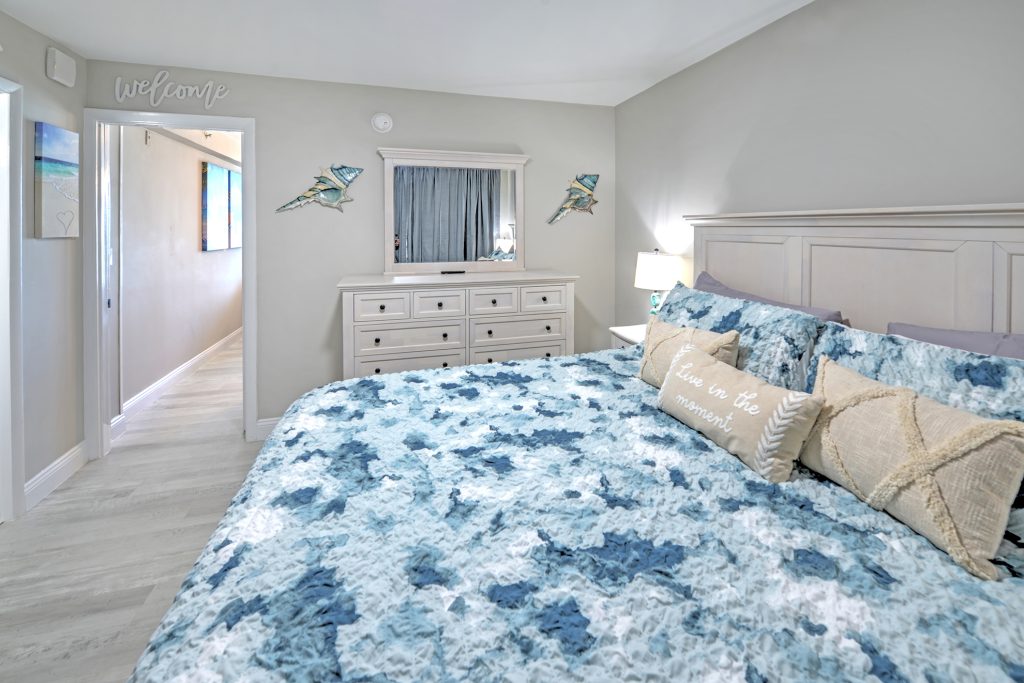 HarborBeach_Rm816_207_08_09_10_11_12_13_Interior 3