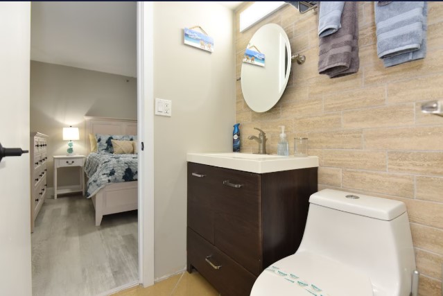 Recently renovated bathroom with clean finishes